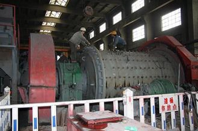 河南豫暉選礦球磨機(jī)工作現(xiàn)場(chǎng)圖