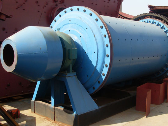 應用于固體廢物粉磨的球磨機