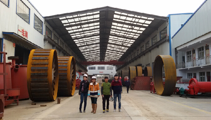 豫暉電子商務部參觀車間員工合影留念